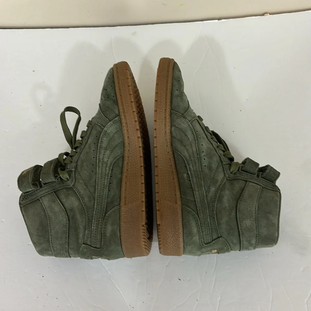 Puma Sky II Olive  Green Suede High Tops  Size 6.5